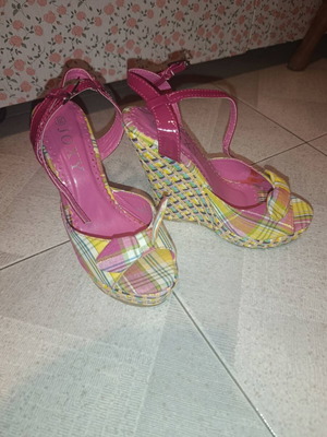Fuchsia platform sandals like new, size 36