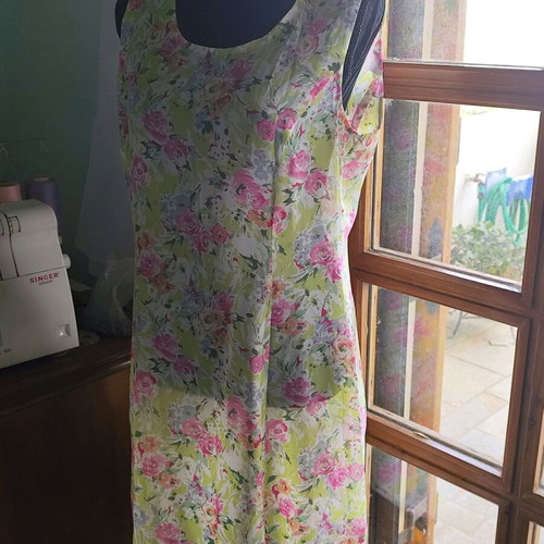 Dress like new with transparency and matching fabric belt, multicolor size M