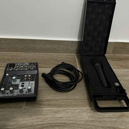 Console and wired microphone like new
