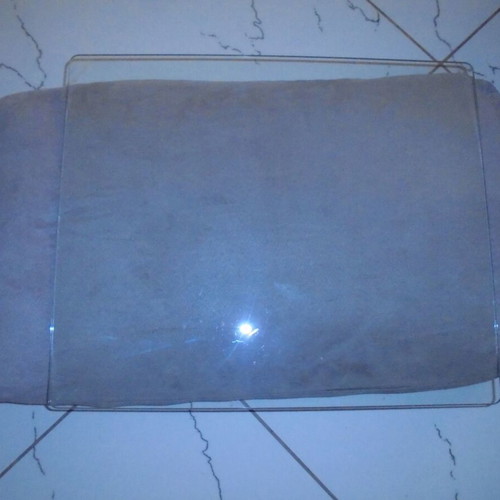 Glass like new, cut 44x53x0.5 cm, 2 pieces with rounded edges