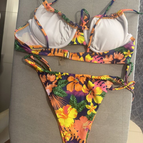 Bikini with Tropical Pattern Large used, colorful