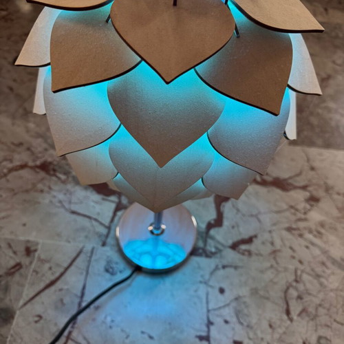 Wooden table lamp like new with color changing feature
