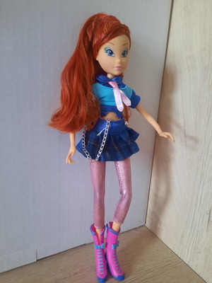 Winx Club Bloom In Concert 2009 Doll like new