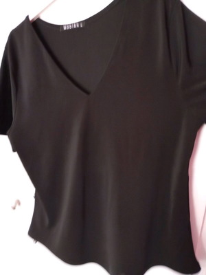 Black elastic blouse like new, sizes L and XL