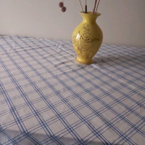 Τραπεζομάντηλο υφαντό Λευκαδίτικο σαν καινούργιο, καρό γαλάζιο με φουντίτσες 1.40×1.40