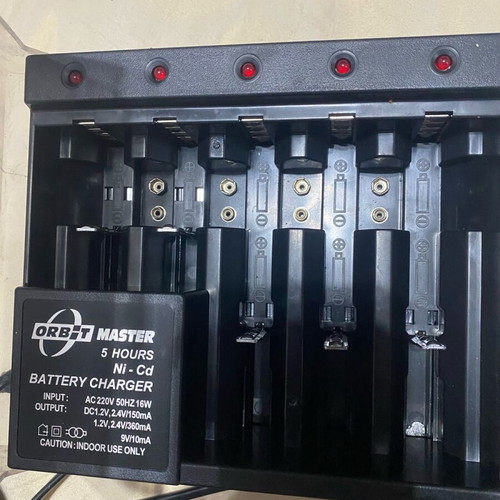 Battery charger like new