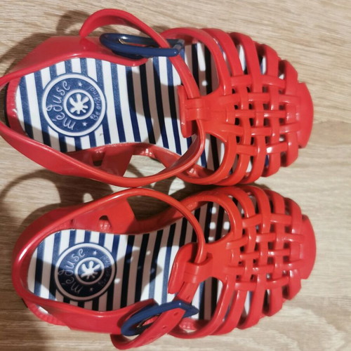 Meduse beach sandals like new, red, size 21