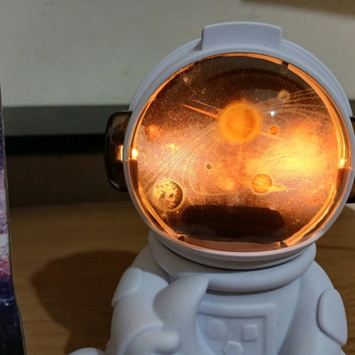 Aroma Humidifier Astronaut new with night LED light