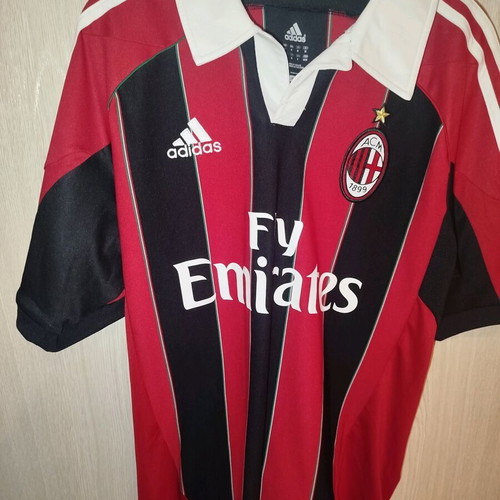 Milan t-shirt like new, size medium