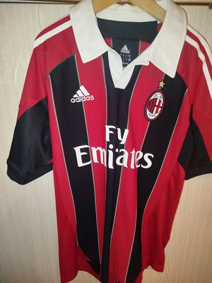 Milan t-shirt като нов, размер medium