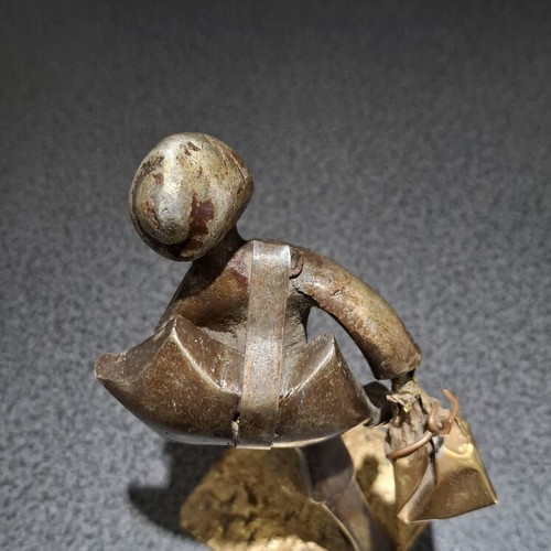 Handmade bronze vintage figure sculpture like new