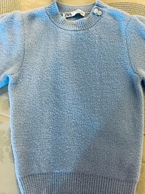 Zara sweater like new with jewelry blue
