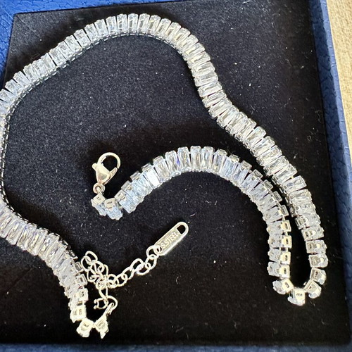 Necklace with gray-silver crystals like new