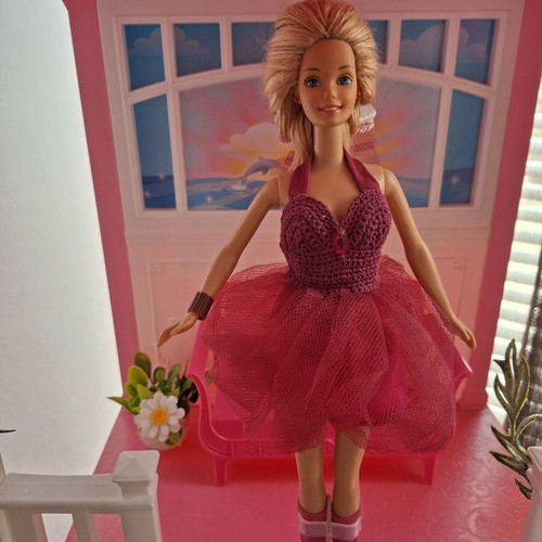 Barbie doll like new