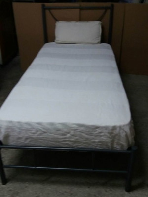 Μονό κρεβάτι μεταχειρισμένο με στρώμα 205x96 εκ.