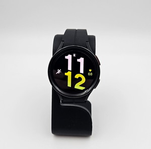 Samsung Galaxy Watch 5 Pro с 2 каишки и зарядна станция