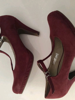Voi & Noi burgundy suede pumps used, size 38