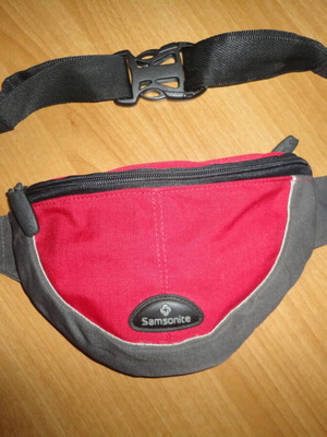 Samsonite crossbody bag like new, red