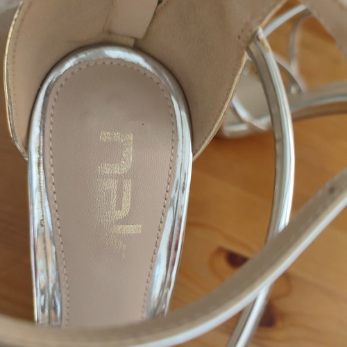 NAK Shoes Silver Metallic Sandals (Size 37)