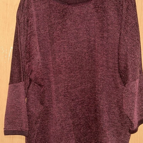 Blouse size XL like new, red