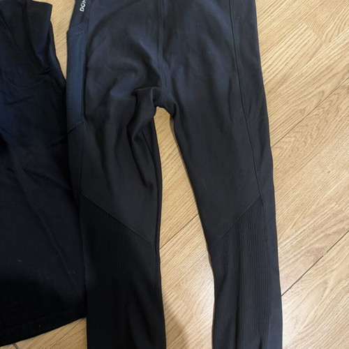 Domyos Capri leggings and black shirt gift
