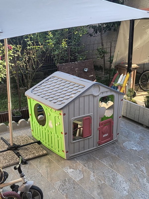 Playhouse used, dimensions 130x110x110 cm
