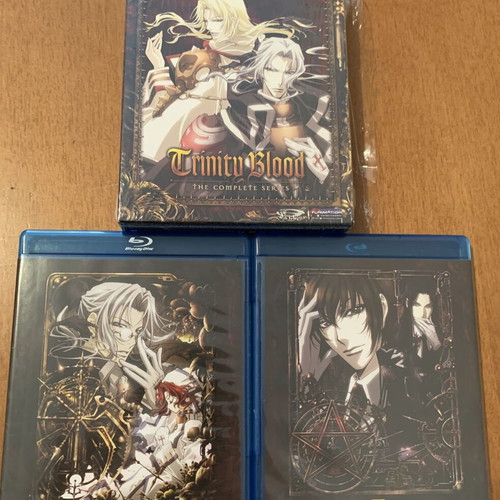 Trinity Blood Blu-Ray Box Set with Artbook, complete series like new