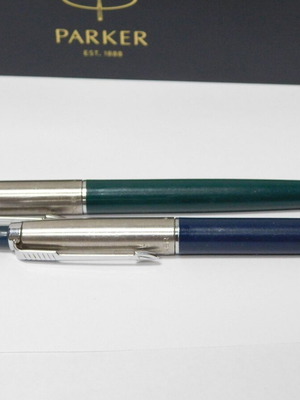 Parker Vector Fiber-Tip Fine Markers set, blue and green