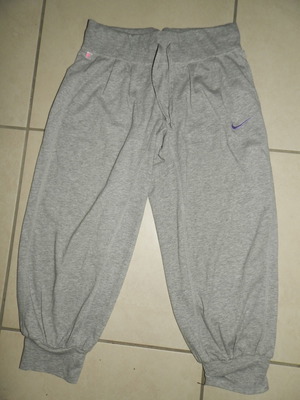 Nike Dri Fit καπρι φόρμα XS σαν καινούργιο, γκρι
