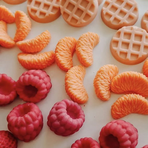 Wax melts with fragrances