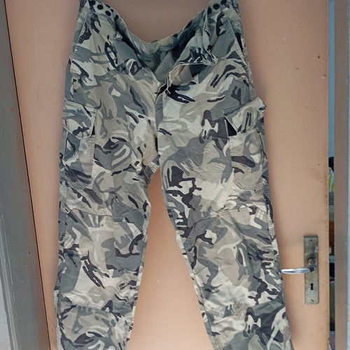 Camouflage vintage army pants size XL used