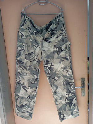 Camouflage vintage army pants size XL used