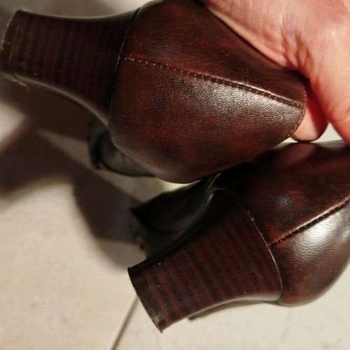 Leather pumps like new, brown, size 38