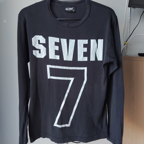 Black long-sleeve T-shirt, size M