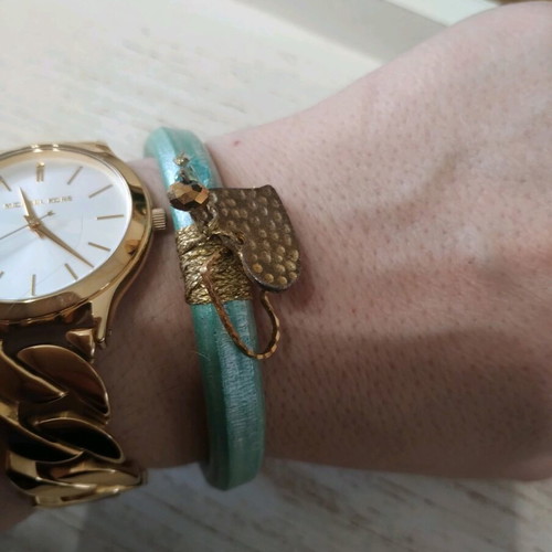 Handmade bracelet like new with double heart in turquoise color