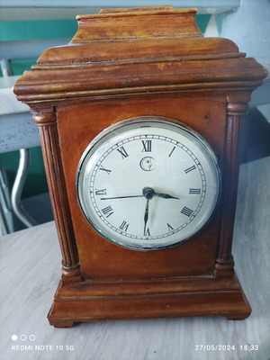 Vintage battery clock functional