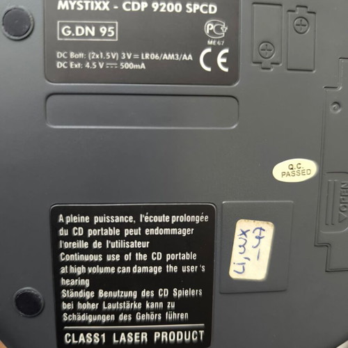 Grundig Mystixx CPD 9200 Portable CD Player used with case and headphones