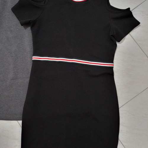 Mini dresses pack of 4 size S like new, colorful and green