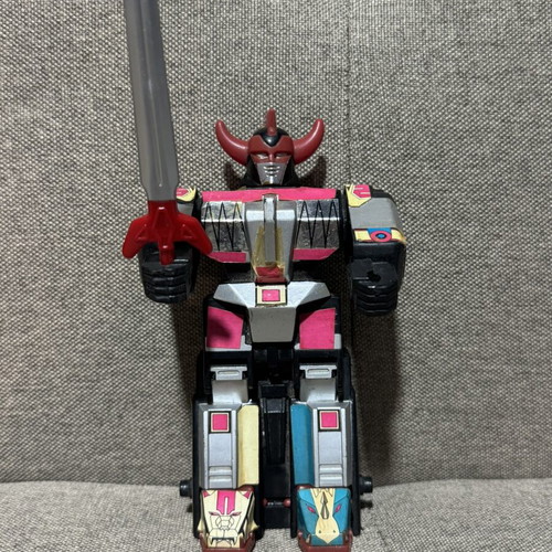Power Rangers KO Megazord 1993 figure used with sword