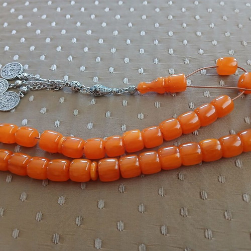 Bakelite komboloi worry beads, Syros origin, 33 beads