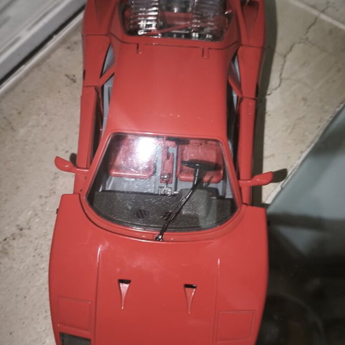 Ferrari F40 BBurago 1:18 model car, red, detailed interior