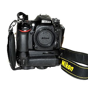 Nikon D-7100 + Battery Grip