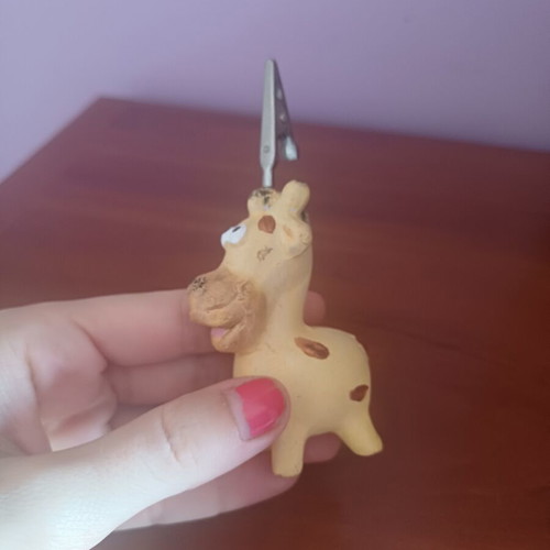 Giraffe memo and photo holder decorative stand