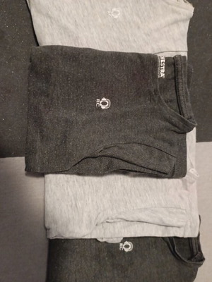 Orchestra T-shirts used, pack of 4 for 4 years old
