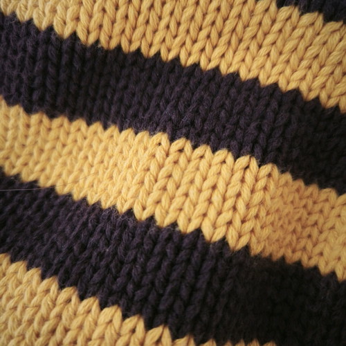 Knitted striped beanie like new, yellow and brown