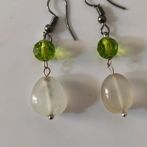 Handmade earrings with stone new