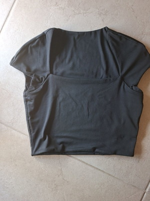 Crop top Shein με τετράγωνο ντεκολτέ, σαν καινούργιο, μέγεθος S μαύρο