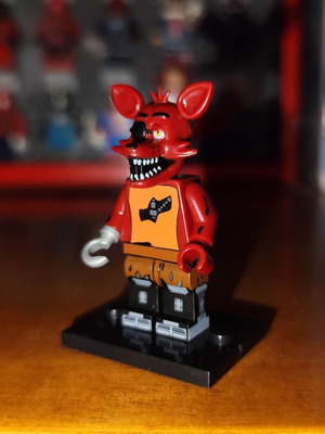 Foxy the Pirate minifigure like new with stand base