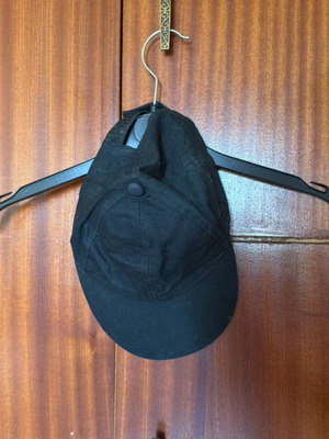 H&M black hat like new, size XS/S
