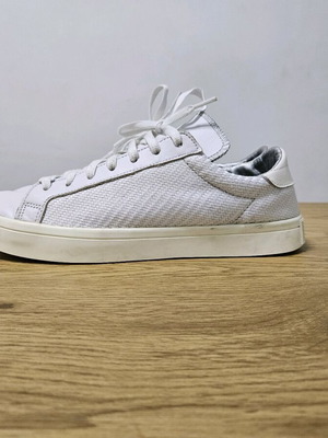 Adidas leather sports shoes like new, white, size 43